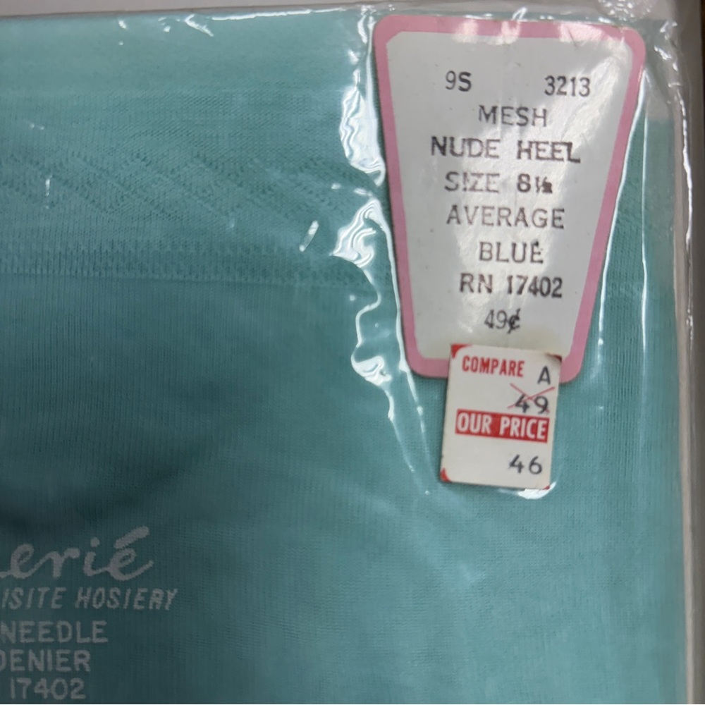 Vintage Cherie Exquisite Hosiery 100% Nylon Sheer Blue Stockings - Size‎ 8.5 - Picture 2 of 3